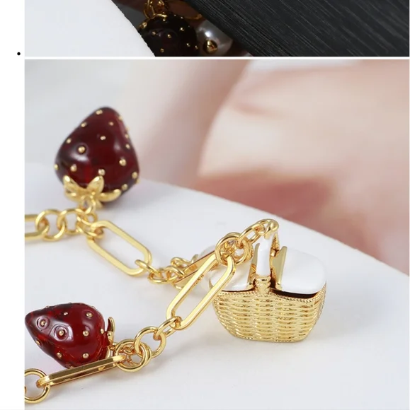 🏷 Kate ♠️ Spade Strawberry Pearl bracelet - Picture 8 of 9